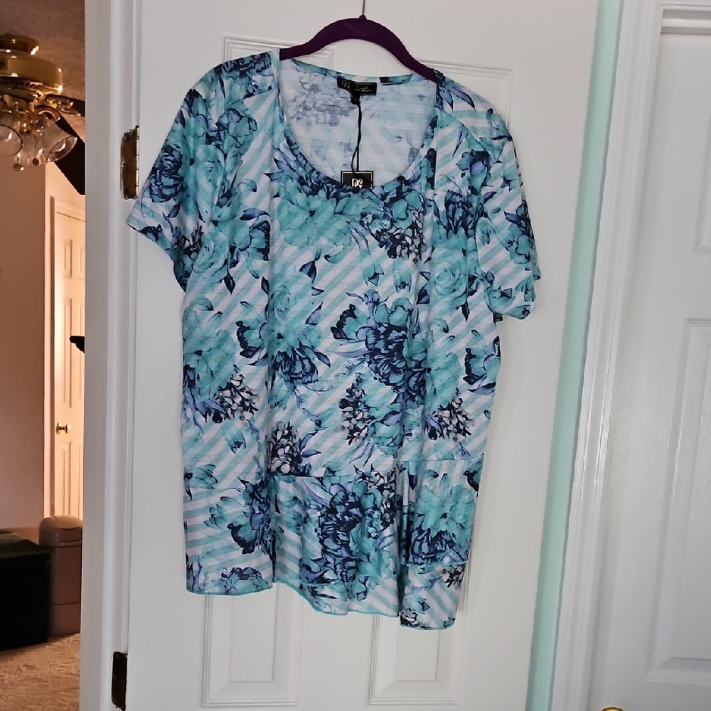 DG2 by Diane Gilman Blue Short Sleeve T-Shirt